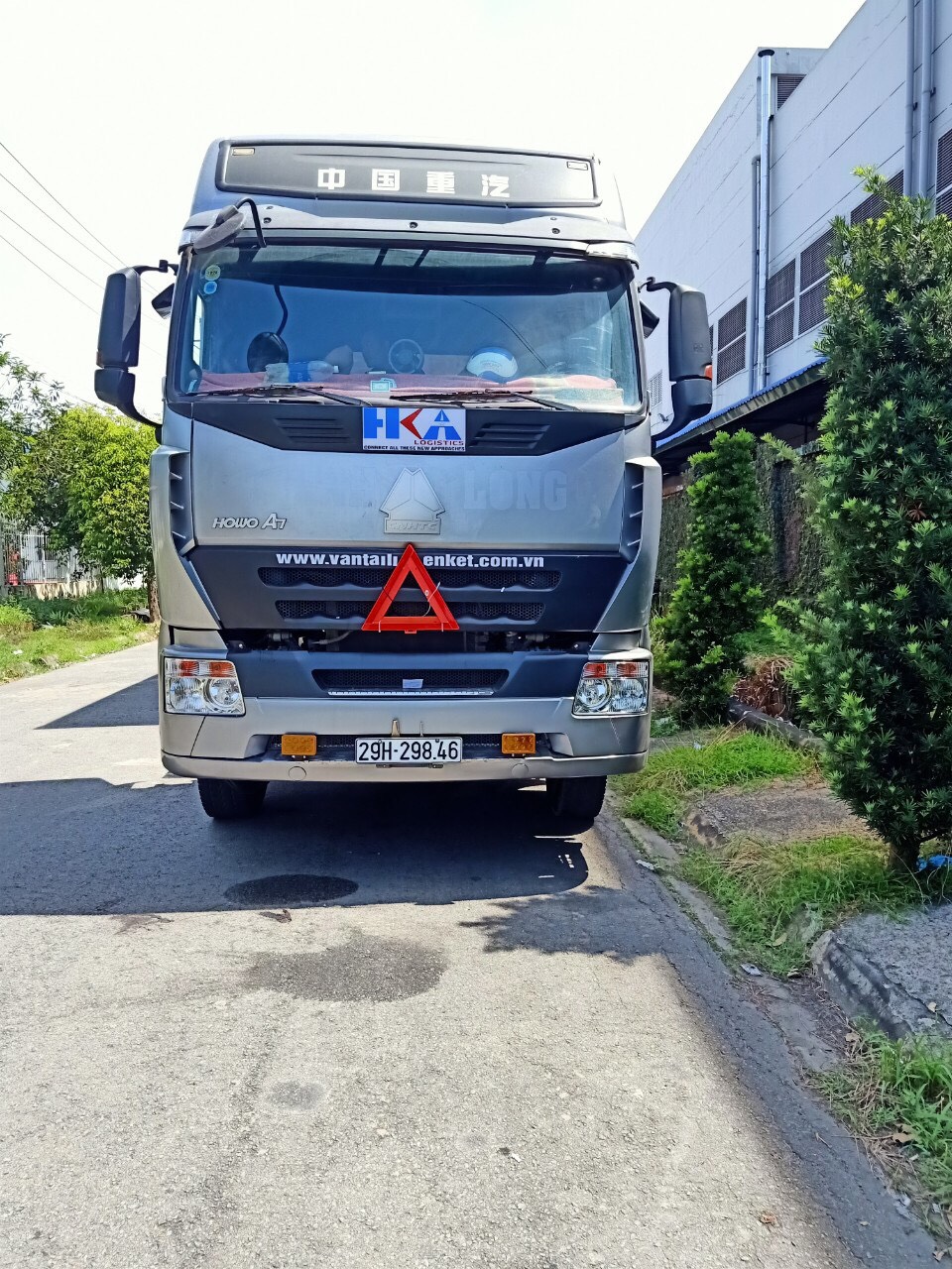 about1.jpg